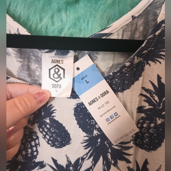 Agnes and Dora White and Blue High Low Pineapple Print T-shirt Size L - Picture 8 of 10